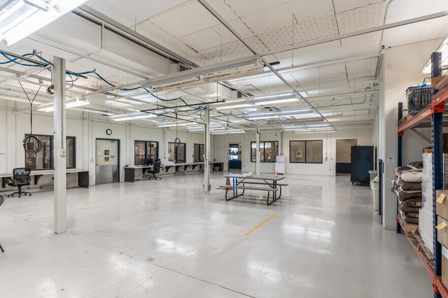More Photos Of 1507 S Kalamazoo Ave, Marshall Manufacturing For Sale