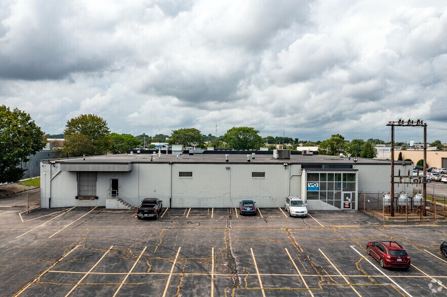More Photos Of 195 Dupont Dr, Providence Manufacturing For Lease