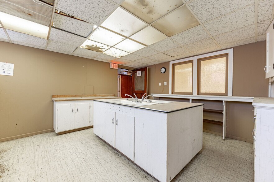 More Photos Of 1203 3rd Ave, Rockford Religious Facility For Sale