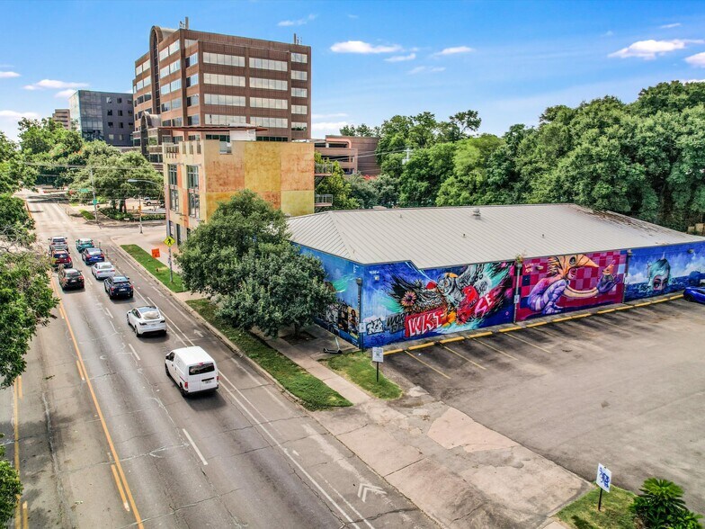 More Photos Of 901-903 Barton Springs Rd, Austin Office For Sale