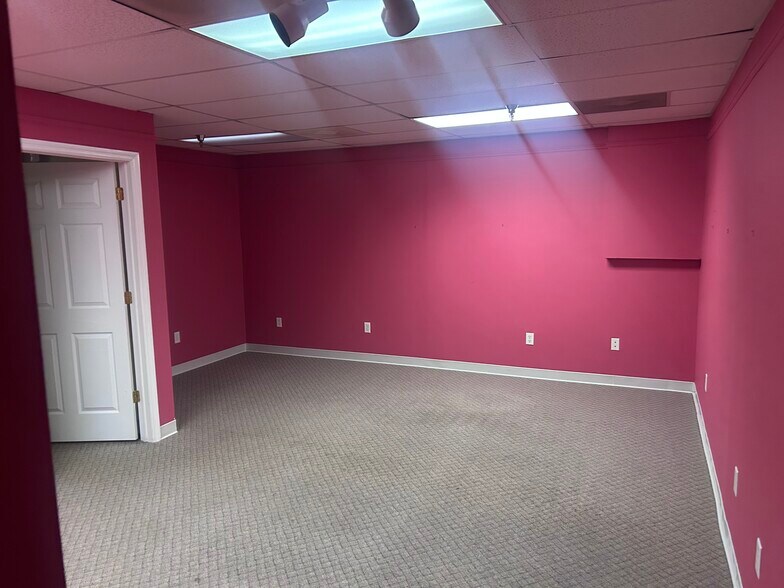 More Photos Of 37 New Orleans Rd, Hilton Head Island Coworking Space