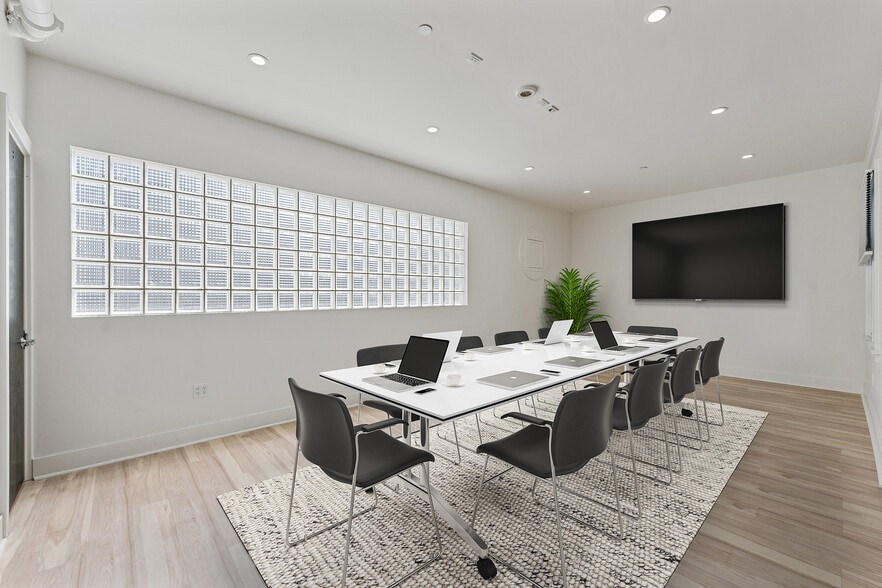 More Photos Of 320 Judah St, San Francisco Loft Creative Space For Lease