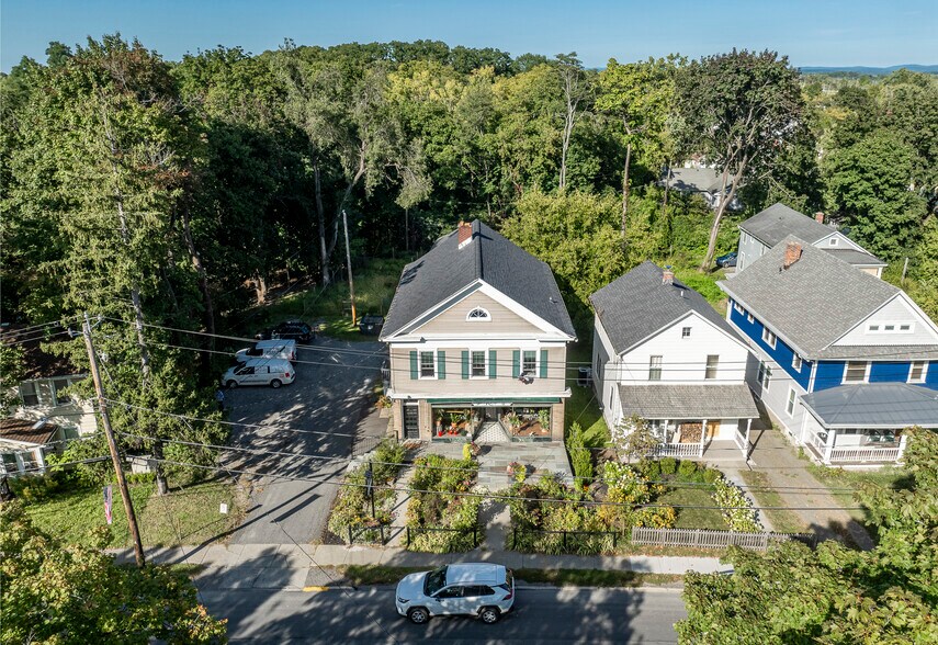 More Photos Of 128 Green St, Hudson Storefront Retail Residential For Sale