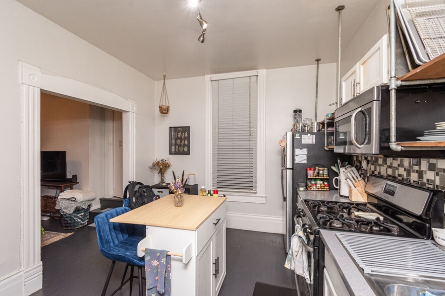 More Photos Of 1808 P St, Sacramento Apartments For Sale