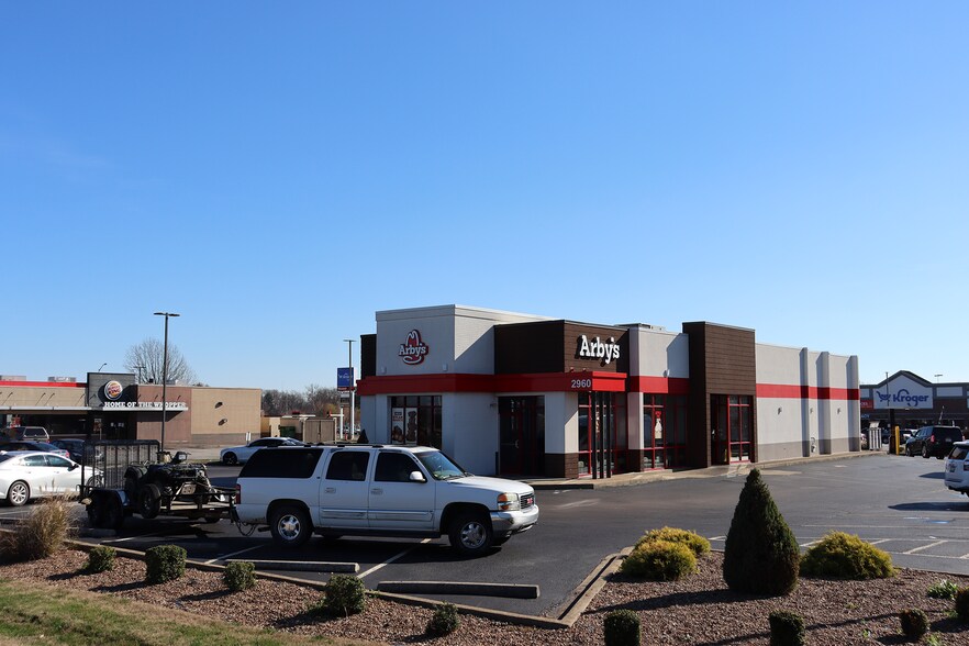 More Photos Of 2960 W Parrish Ave, Owensboro Storefront For Sale