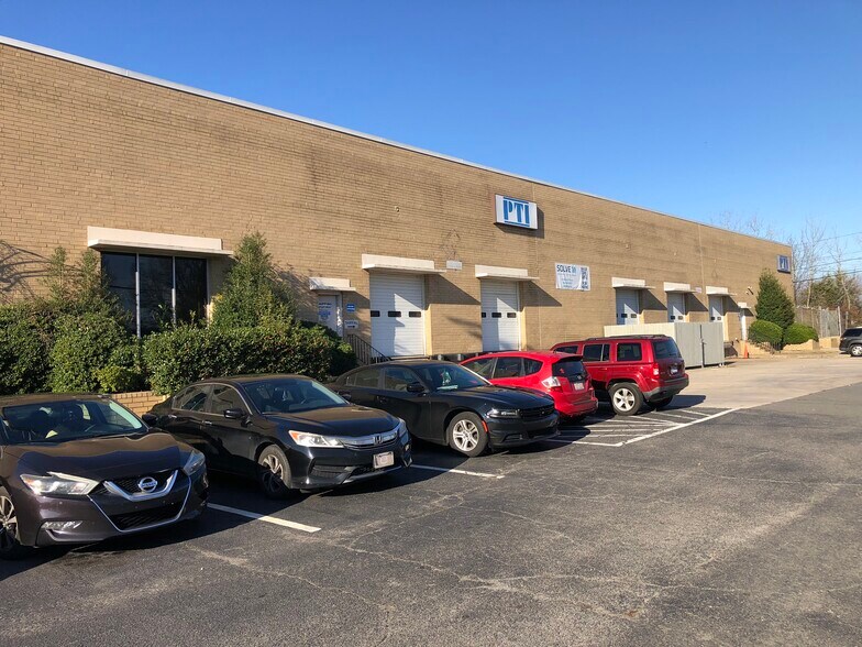 More Photos Of 1817 Westinghouse Blvd, Charlotte Warehouse For Lease