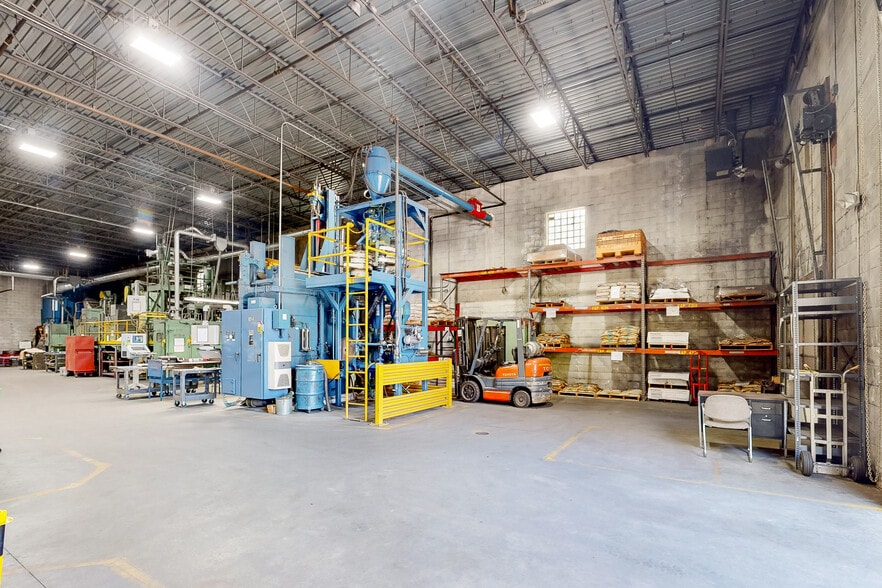 More Photos Of 1 Nablus Rd, Wakefield Distribution For Lease