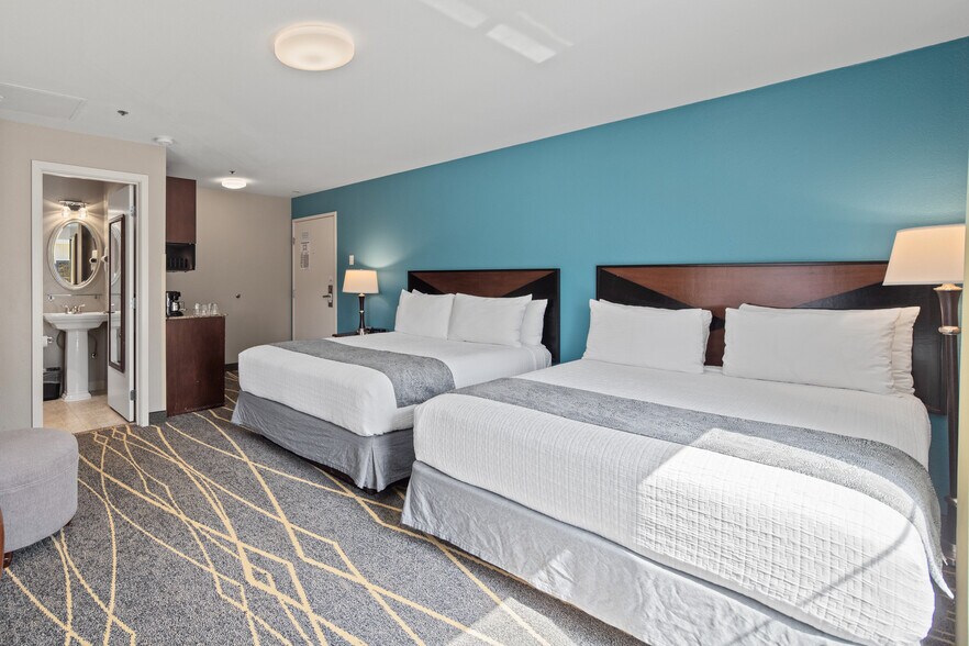 More Photos Of 2301 3rd Ave, Seattle Hotel For Sale