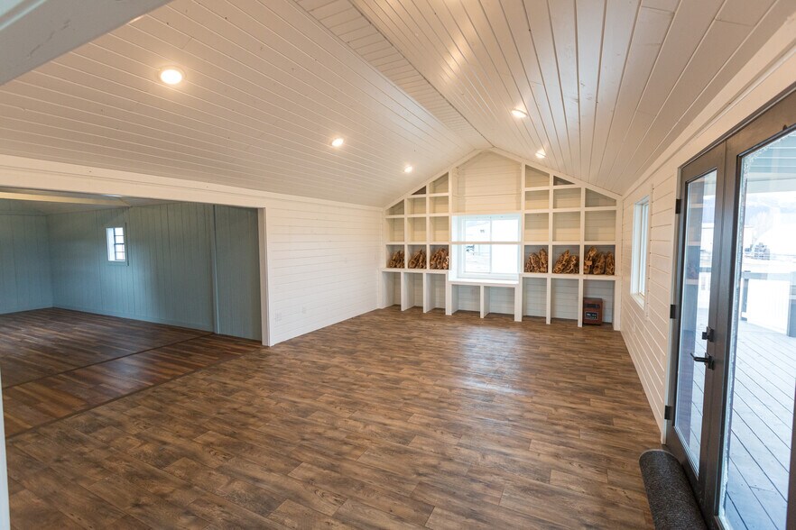 More Photos Of 497 Stevensville Airport Rd, Stevensville Warehouse For Sale