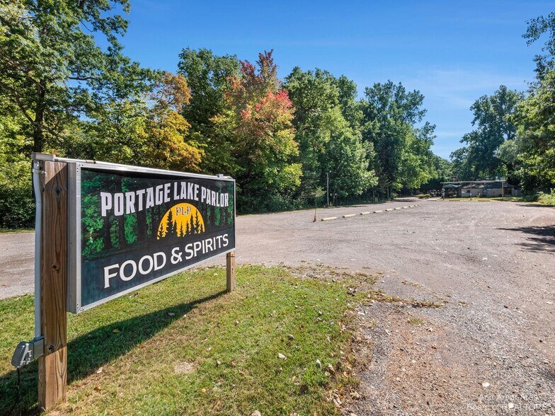 More Photos Of 12227-12229 Seymour Rd, Grass Lake Restaurant For Sale