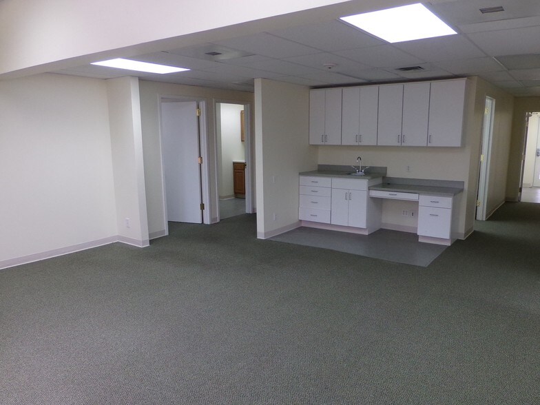 More Photos Of 401 Gilford Ave, Gilford Medical For Sale