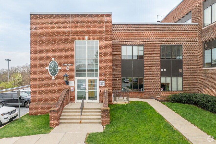 More Photos Of 700 S Henderson Rd, King Of Prussia Medical For Lease