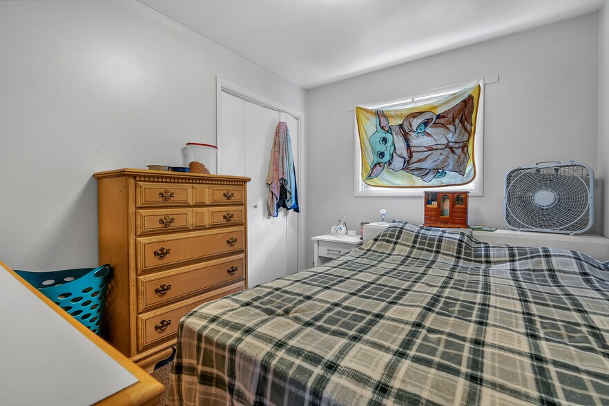 More Photos Of 100 E Market St, Piper City Apartments For Sale