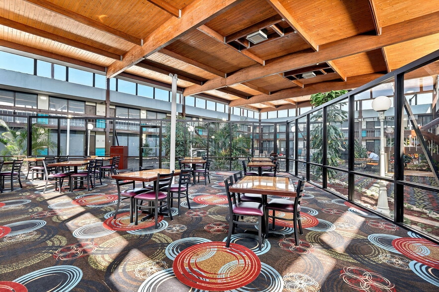 More Photos Of 3232 N Summit St, Arkansas City Hotel For Sale