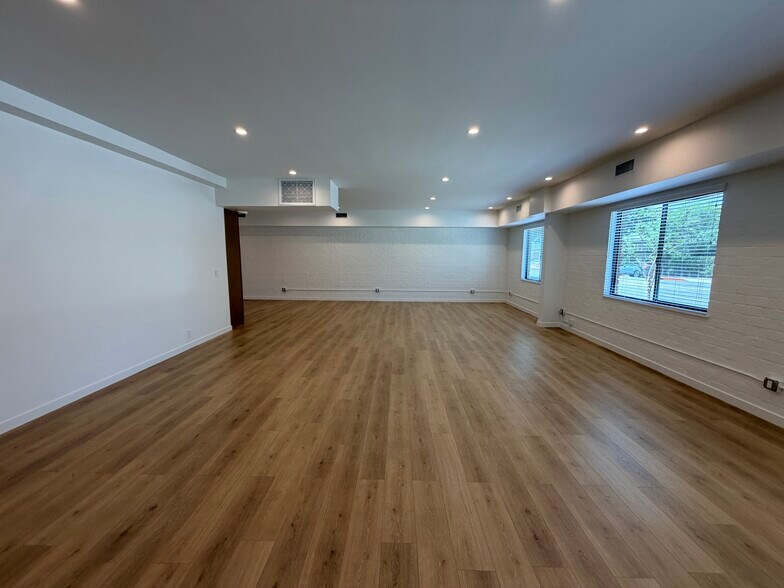 More Photos Of 444 N Larchmont Blvd, Los Angeles Office For Lease