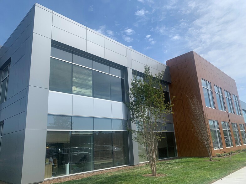 More Photos Of 10101 Global Way, Knoxville Medical For Lease