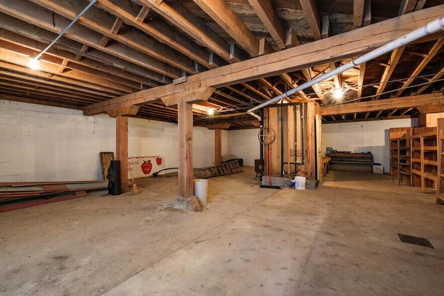 More Photos Of 180 Hollar Circle, Timberville Warehouse For Sale