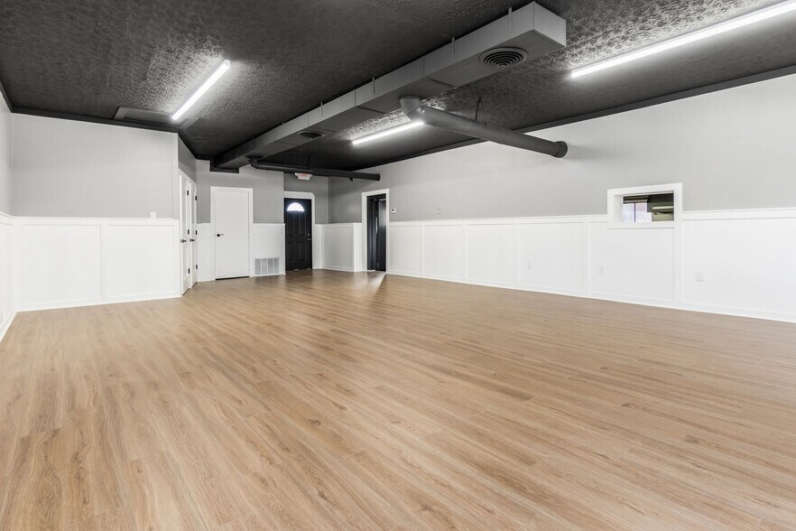 More Photos Of 984 High St, Harrisburg Restaurant For Sale