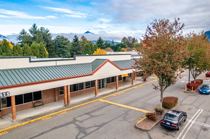 More Photos Of 426-458 SW MT Si Blvd, North Bend Storefront For Lease