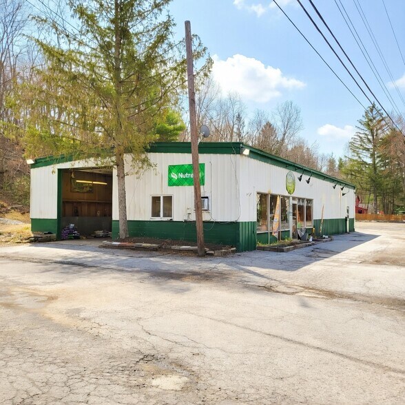 More Photos Of 609 Route 208, Gardiner General Retail For Sale