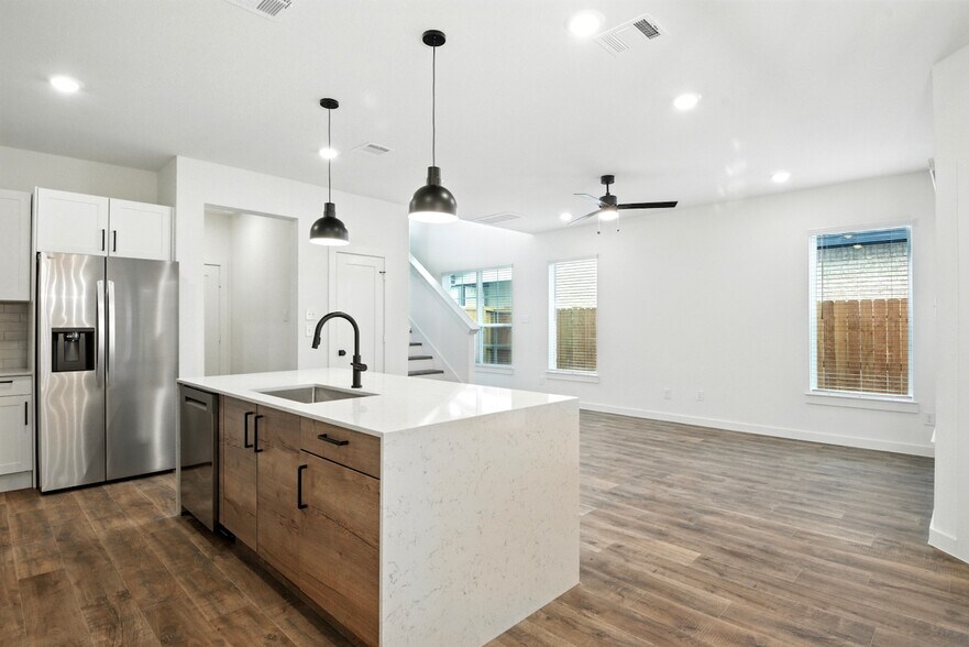 More Photos Of 1805 N Peach Creek Dr, Dayton Apartments For Sale