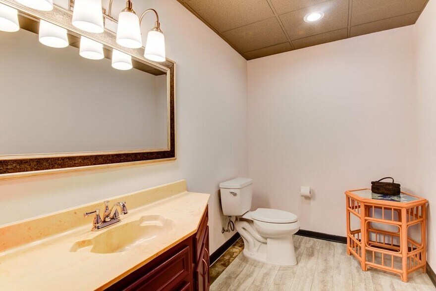 More Photos Of 8701 Shoal Creek Blvd, Austin Medical For Lease