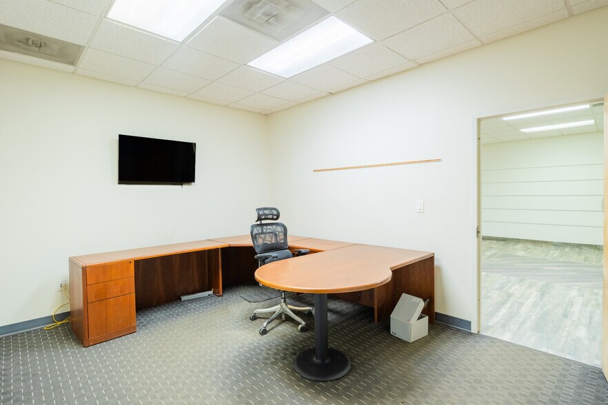 More Photos Of 663 Pennsylvania Ave, Elizabeth Warehouse For Lease