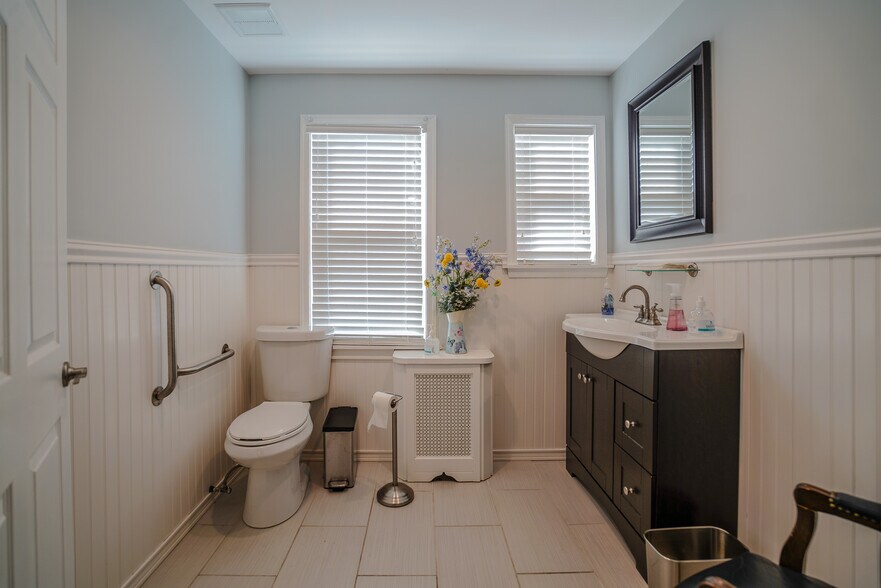 More Photos Of 625 Byberry Rd, Philadelphia Funeral Home For Sale