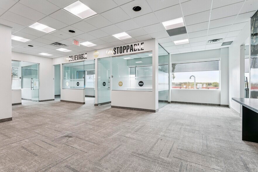 More Photos Of 30 Topflight Dr, Mississauga Office For Sale
