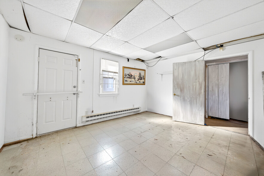 More Photos Of 1980 US-209, Brodheadsville Office Residential For Sale