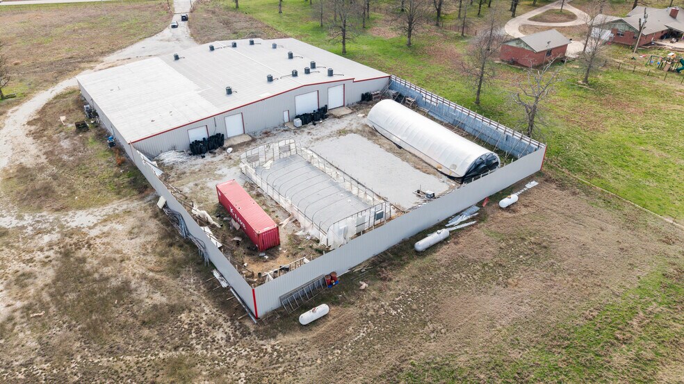 More Photos Of 57530 E Highway 59, Fairland Manufacturing For Sale