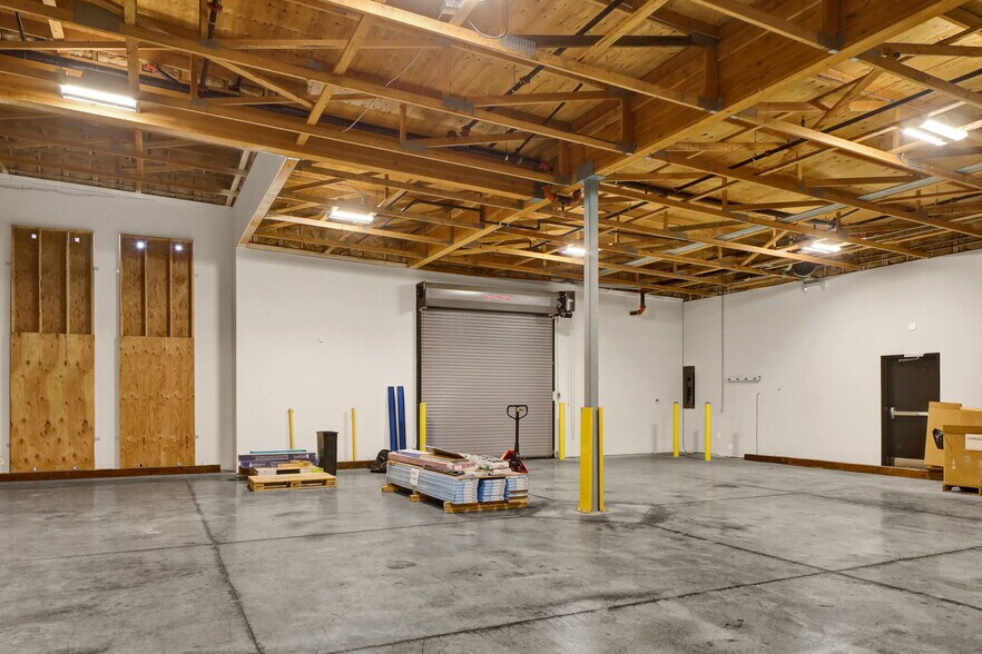 More Photos Of 145 E Stuart Rd, Bellingham Storefront Retail Office For Lease