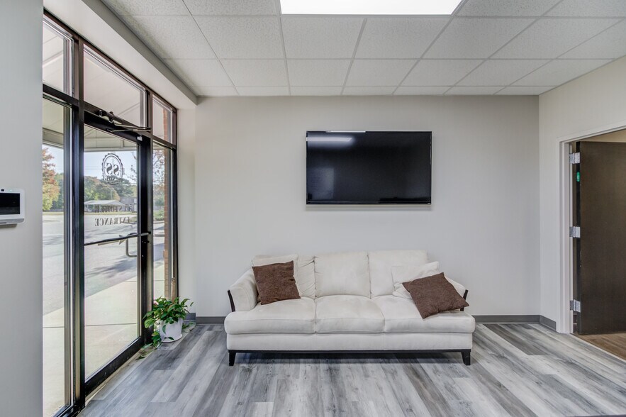 More Photos Of 3584 Atlanta Hwy, Flowery Branch Restaurant For Lease