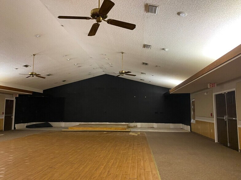 More Photos Of 7655 E Highway 25, Belleview Lodge Meeting Hall For Lease