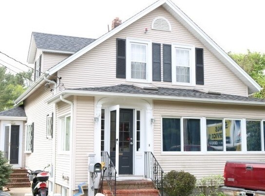 More Photos Of 110 Main St, Kingston Office For Sale