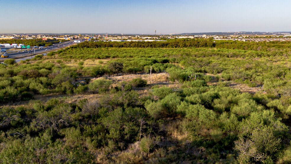 More Photos Of 4261 IH-35 Expy, New Braunfels Land For Sale