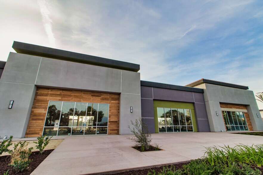 More Photos Of 301 N Pepper Ave, Colton Storefront For Lease