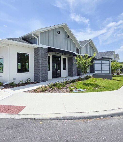 More Photos Of 950 Windermere rd, Winter Garden Medical For Sale