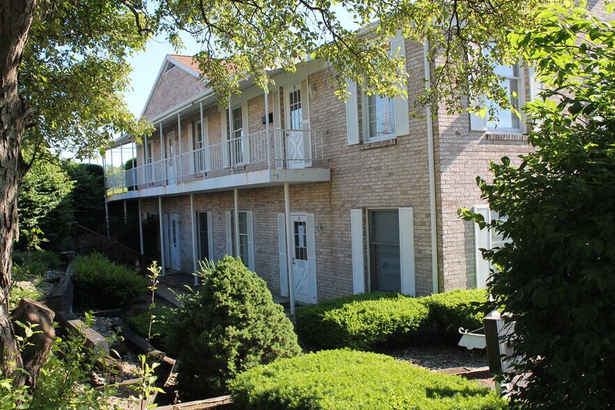 More Photos Of 701 N Hermitage Rd, Hermitage Medical For Lease