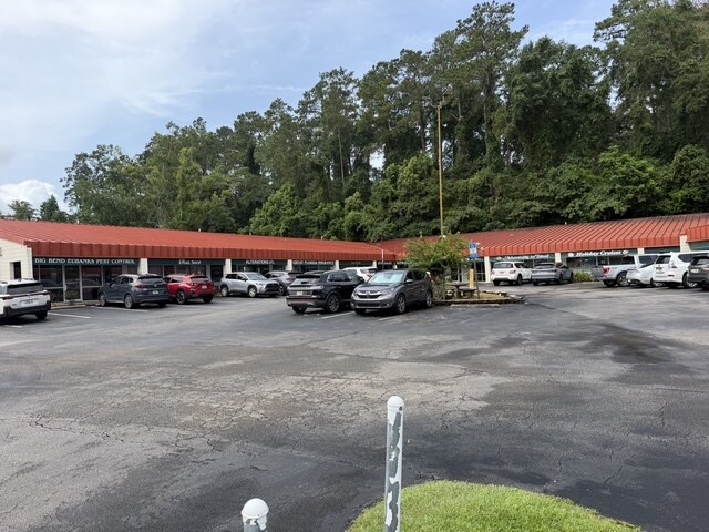 More Photos Of 2522 Capital Cir NE, Tallahassee General Retail For Sale