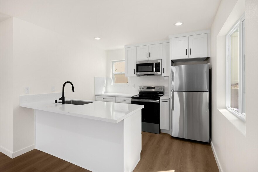 More Photos Of 102 E Avenida San Gabriel, San Clemente Multifamily For Sale