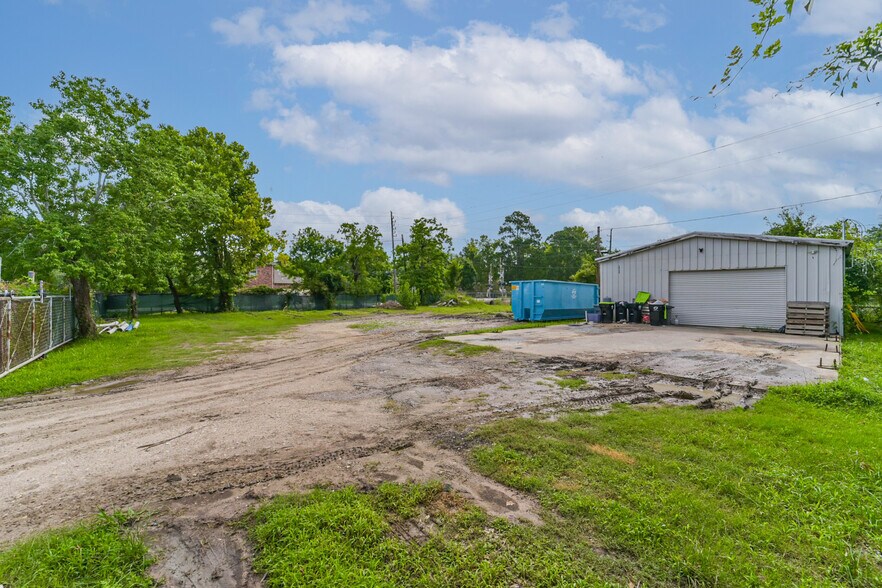 More Photos Of 14133 Ravendale Rd, Humble Warehouse For Sale
