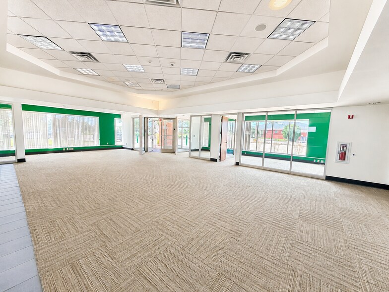 More Photos Of 1165 E Waterloo Rd, Akron Bank For Sale