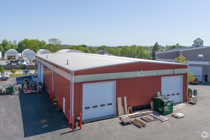 More Photos Of 255 Franklin St, Bristol Manufacturing For Lease