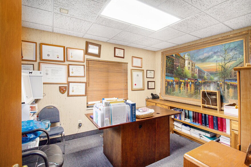 More Photos Of 1121-1127 Villa Linde Ct, Flint Medical For Sale