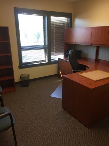 More Photos Of 120 N Railroad Ave, Parachute Office For Sale