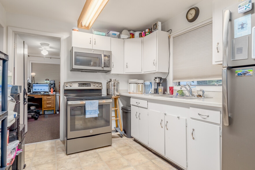 More Photos Of 101 SW Ocean Blvd, Stuart Warehouse For Sale