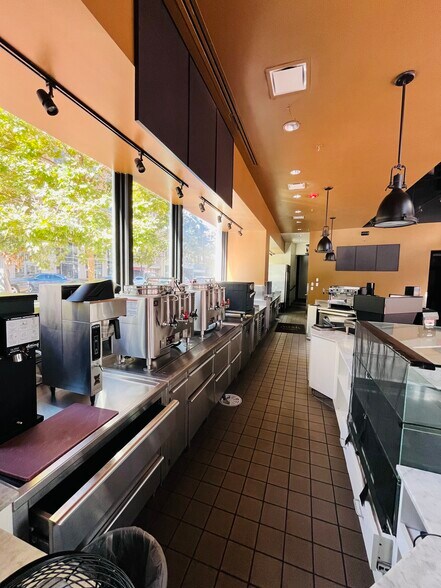 More Photos Of 1615 Broadway, Oakland Loft Creative Space For Lease