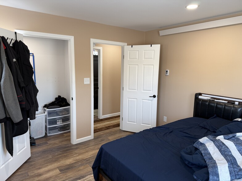 More Photos Of 4881 Pittsburgh Rd, Harrisville Light Distribution For Sale