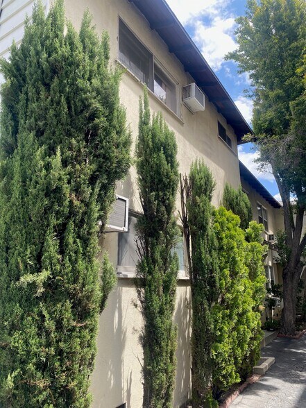 Primary Photo Of 6254 Whitsett Ave, North Hollywood Apartments For Sale